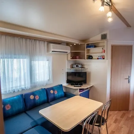 Mobile In With Terrace, Air Conditioning, Wifi 5015-1 פאקוסטאן